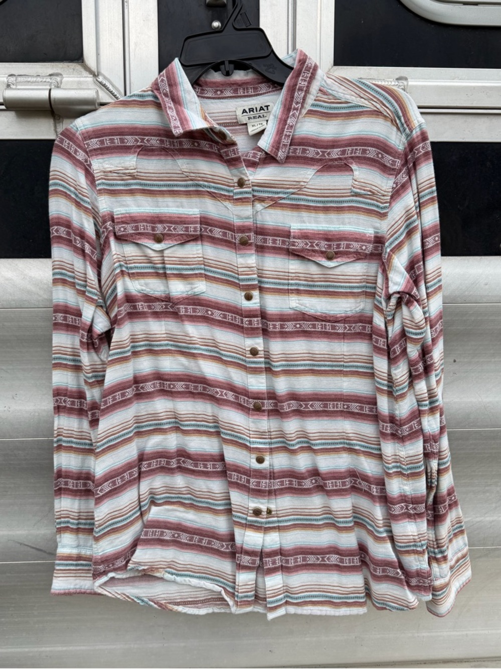 Ladies Ariat western shirt